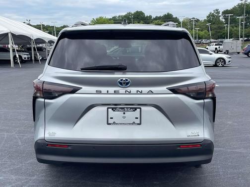 Celestial Silver Metallic 2024 Toyota Sienna XLE