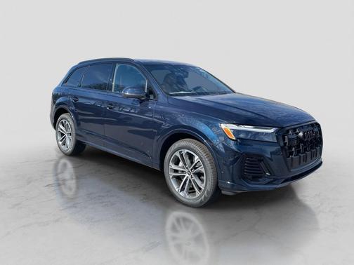 2026 Audi Q7 45 Premium Plus