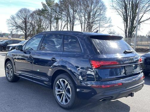 2026 Audi Q7 45 Premium Plus