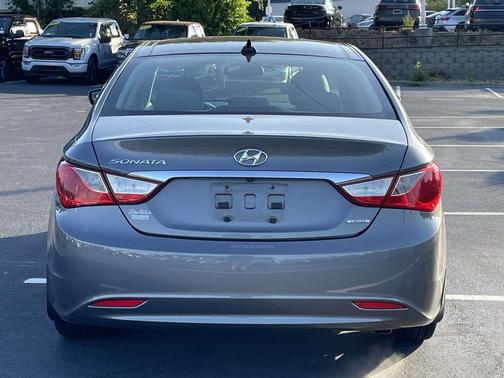 Harbor Gray Metallic 2013 Hyundai SONATA Limited