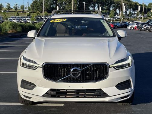 Crystal White Metallic 2020 Volvo XC60 T5 Momentum