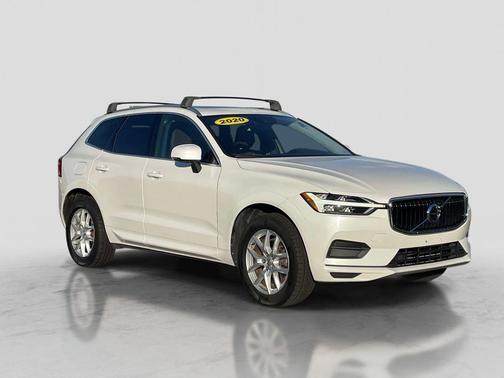 Crystal White Metallic 2020 Volvo XC60 T5 Momentum