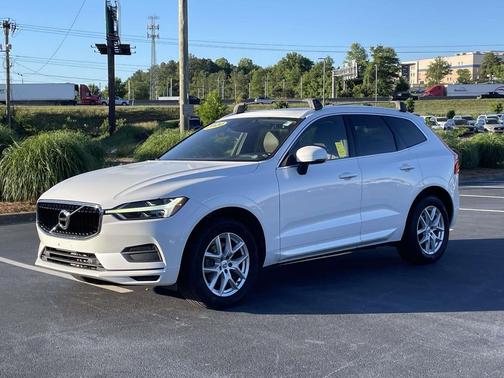 Crystal White Metallic 2020 Volvo XC60 T5 Momentum