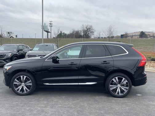 2023 Volvo XC60 B5 Plus Bright Theme