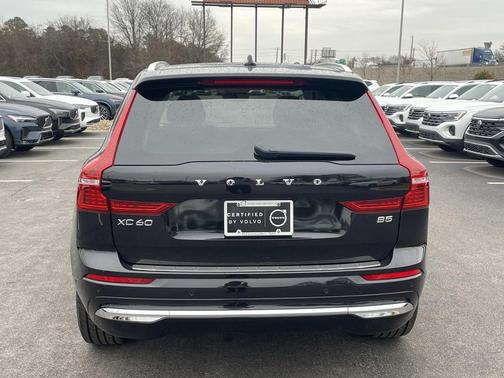 2023 Volvo XC60 B5 Plus Bright Theme