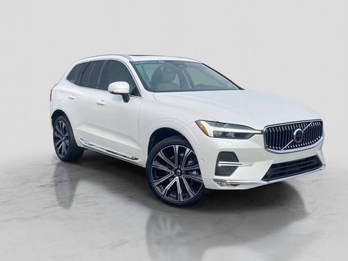 2023 Volvo XC60 B5 Ultimate Bright Theme