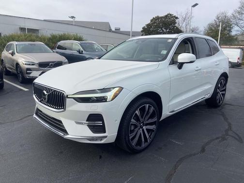 2023 Volvo XC60 B5 Ultimate Bright Theme