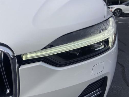 2023 Volvo XC60 B5 Ultimate Bright Theme