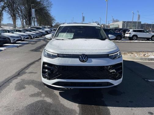 2026 Volkswagen Tiguan 2.0T SEL R-Line 4MOTION