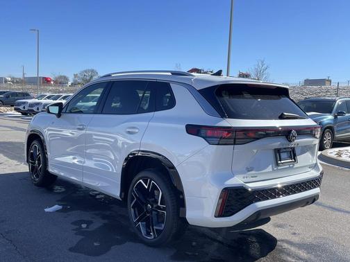 2026 Volkswagen Tiguan 2.0T SEL R-Line 4MOTION