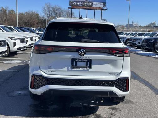 2026 Volkswagen Tiguan 2.0T SEL R-Line 4MOTION