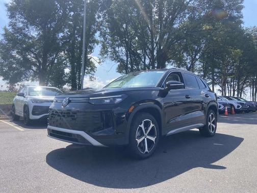 2025 Volkswagen Tiguan 2.0T SE 4MOTION