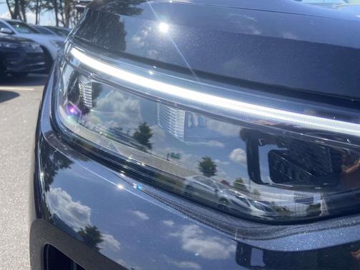 2025 Volkswagen Tiguan 2.0T SE 4MOTION