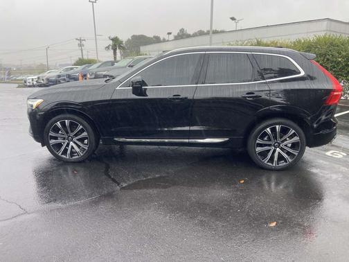2023 Volvo XC60 B5 Ultimate Bright Theme