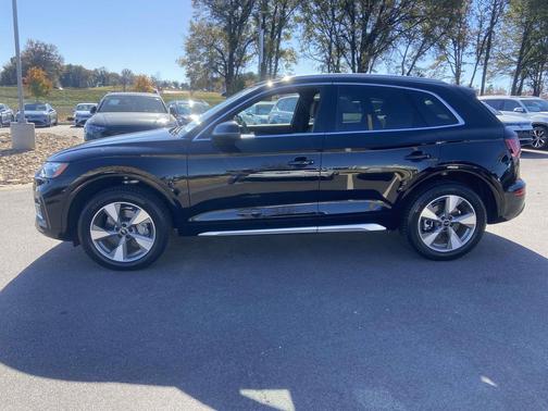 2024 Audi Q5 40 Premium Plus