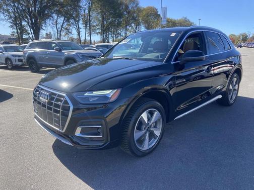 2024 Audi Q5 40 Premium Plus