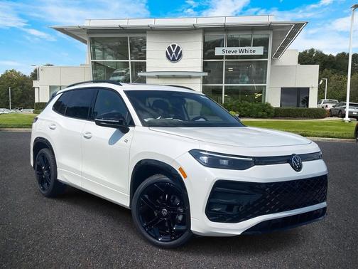 2025 Volkswagen Tiguan 2.0T SE R-Line Black