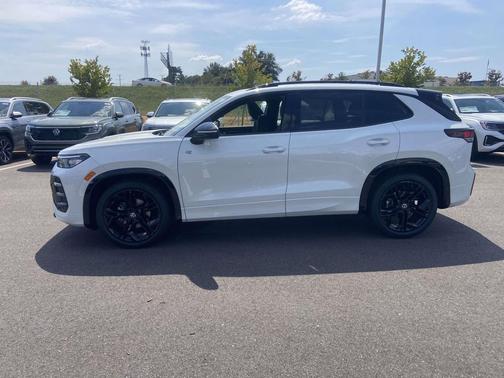 2025 Volkswagen Tiguan 2.0T SE R-Line Black