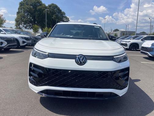 2025 Volkswagen Tiguan 2.0T SE R-Line Black