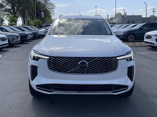 Crystal White Pearl 2026 Volvo XC90 Ultra, B6 AWD Gas (mild hybrid), Gasoline, Bright, 7 Seats