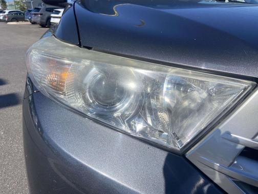 2013 Toyota Highlander SE