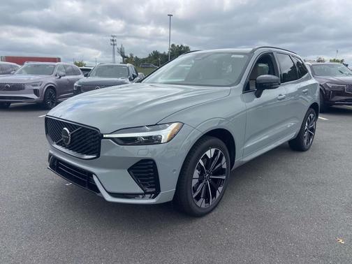 2026 Volvo XC60 B5 Plus