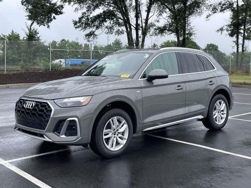 Chronos Gray Metallic 2023 Audi Q5 45 S line Premium