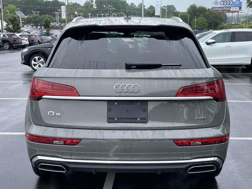 Chronos Gray Metallic 2023 Audi Q5 45 S line Premium