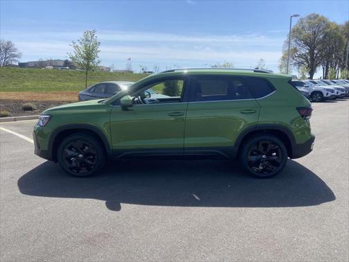 2025 Volkswagen Taos 1.5T SE