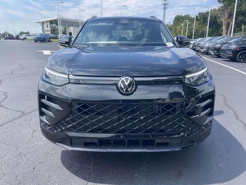 2025 Volkswagen Tiguan 2.0T SE R-Line Black 4MOTION