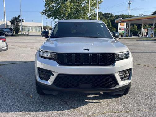 Silver Zynith 2025 Jeep Grand Cherokee Altitude