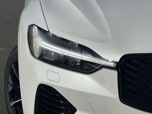 2026 Volvo XC60 Plug-In Hybrid T8 Plus