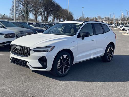 2026 Volvo XC60 Plug-In Hybrid T8 Plus