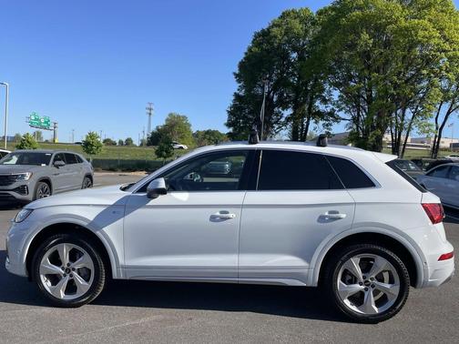 White 2023 Audi Q5 45 S line Prestige