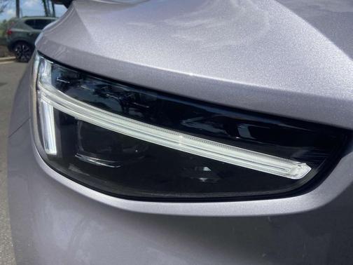 2026 Volvo XC40 B5 Ultra
