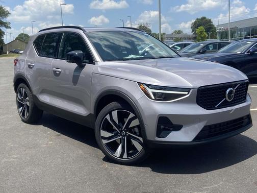 2026 Volvo XC40 B5 Ultra
