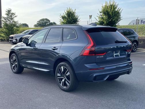 Denim Blue Metallic 2026 Volvo XC60 B5 Plus