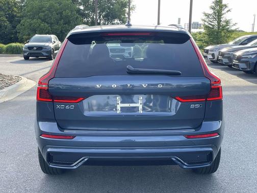 Denim Blue Metallic 2026 Volvo XC60 B5 Plus