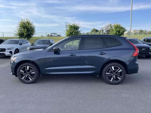 Denim Blue Metallic 2026 Volvo XC60 B5 Plus