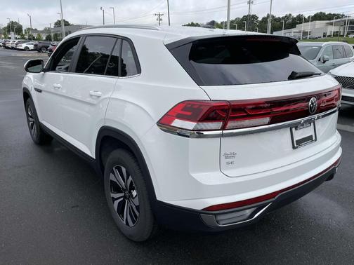 2025 Volkswagen Atlas Cross Sport 2.0T SE