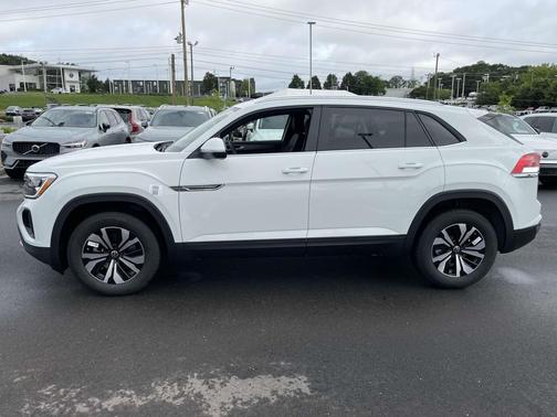 2025 Volkswagen Atlas Cross Sport 2.0T SE