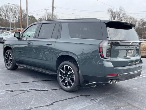 2025 Chevrolet Suburban RST