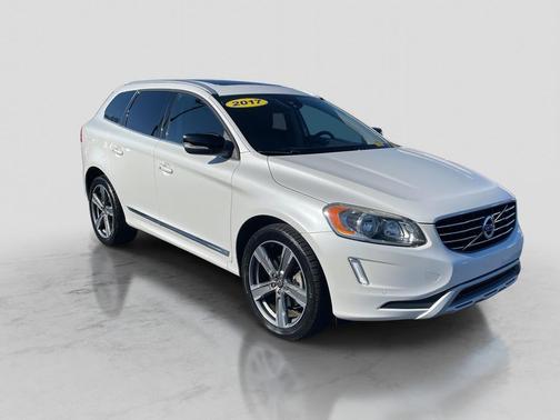 2017 Volvo XC60 T5 Dynamic