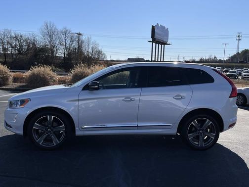 2017 Volvo XC60 T5 Dynamic