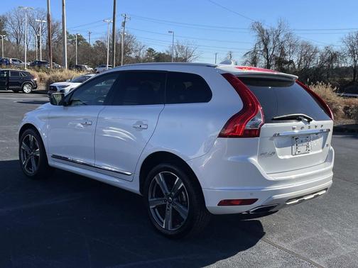 2017 Volvo XC60 T5 Dynamic