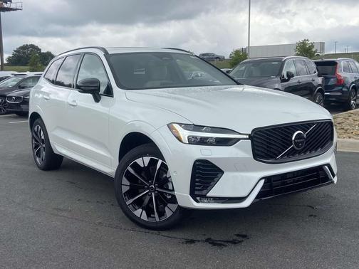 2026 Volvo XC60 B5 Plus