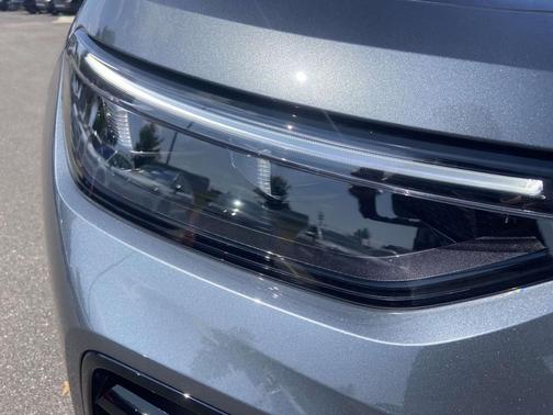 2025 Volkswagen Tiguan 2.0T SE R-Line Black