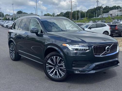 2022 Volvo XC90 T6 Momentum