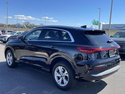 2025 Audi Q5 Premium TFSI quattro S tronic