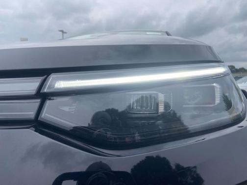 2025 Volkswagen Tiguan 2.0T SE R-Line Black